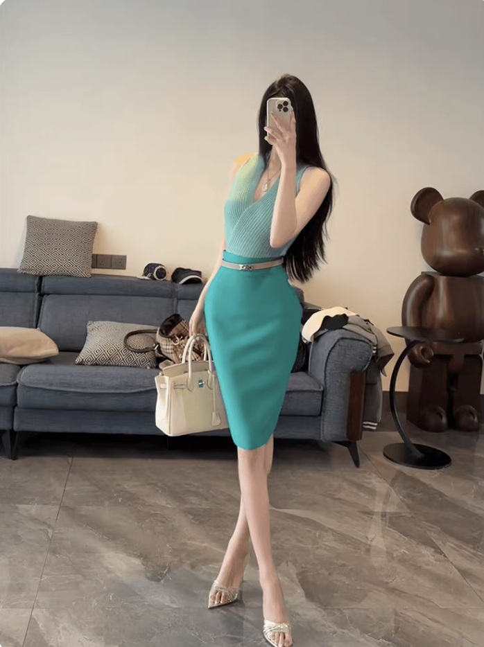御姐穿搭套装女夏季韩系绿色修身V领背心上衣显身材包臀半身裙子